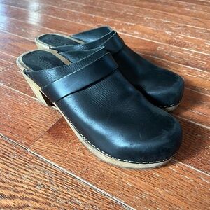 Leather clogs wood heel